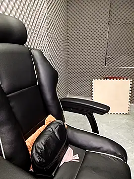 Shiny 68 online show from 04.24.26