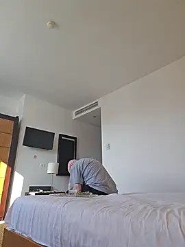 no snitch isoke online show from 02.03.26