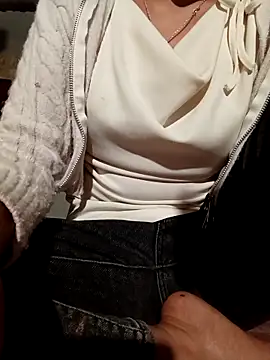 Snapshot of hoahong2 chatting on 02.05.26 hoahong2 online show from 02.05.26