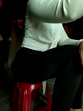 Snapshot of hoahong2 chatting on 03.05.26 hoahong2 online show from 03.05.26