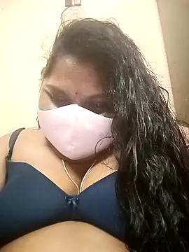 Snapshot of misammahyd chatting on 02.02.26 misammahyd online show from 02.02.26