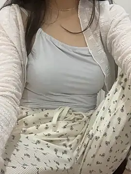 Linhtruong   online show from 01.10.26