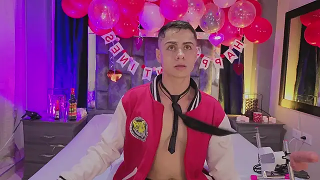 LeoMonnroe online show from 02.12.26