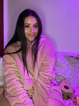 Veronica Wins  online show from 04.28.26