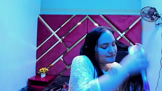 Snapshot of MiaRouss69 chatting on 02.14.26 MiaRouss69 online show from 02.14.26