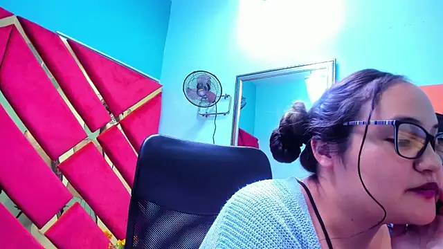 Snapshot of MiaRouss69 chatting on 02.19.26 MiaRouss69 online show from 02.19.26