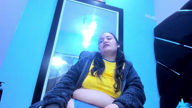 MiaRouss69 online show from 04.30.26