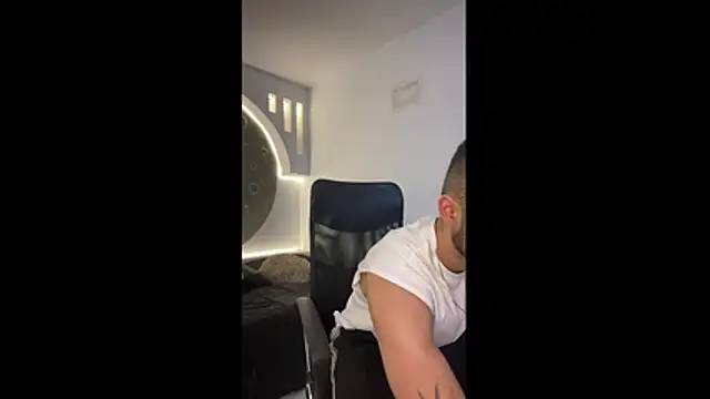 Snapshot of Apolo_lux1 chatting on 05.23.26 Apolo lux1 online show from 05.23.26