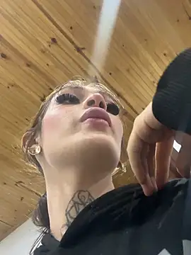 lizz lunna online show from 05.04.26