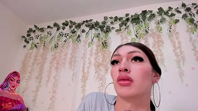 lizz lunna online show from 05.05.26