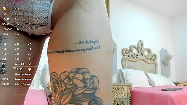 paulina lux online show from 04.27.26