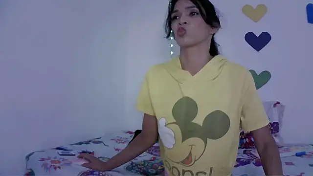 Snapshot of Mia_Suarez7 chatting on 03.27.26 Mia Suarez7 online show from 03.27.26