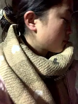 Snapshot of Naalyy chatting on 01.15.26 Naalyy online show from 01.15.26