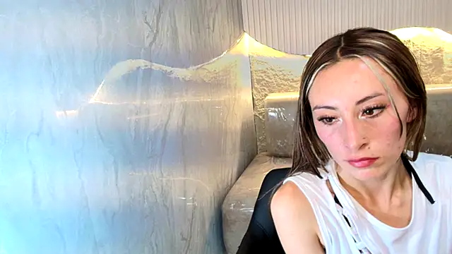 Snapshot of katalina_r_ chatting on 01.09.26 katalina r online show from 01.09.26