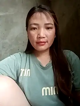 Snapshot of Nunaa2x chatting on 06.22.26 Nunaa2x online show from 06.22.26