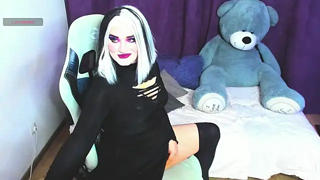 Snapshot of sexxx-queen chatting on 04.12.26 sexxx-queen online show from 04.12.26