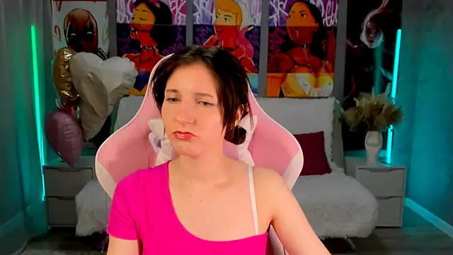 Snapshot of KikaOsterman chatting on 03.18.26 KikaOsterman online show from 03.18.26