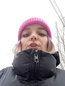 aka Blonde online show from 02.15.26