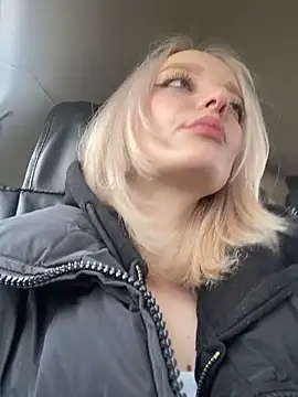 aka Blonde online show from 04.25.26
