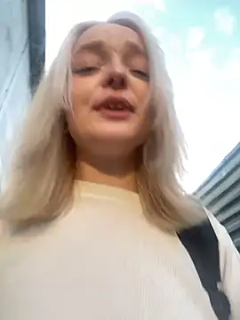 aka Blonde online show from 05.08.26
