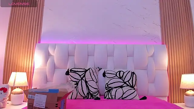 Snapshot of emily_nova_ chatting on 07.31.26 emily nova online show from 07.31.26