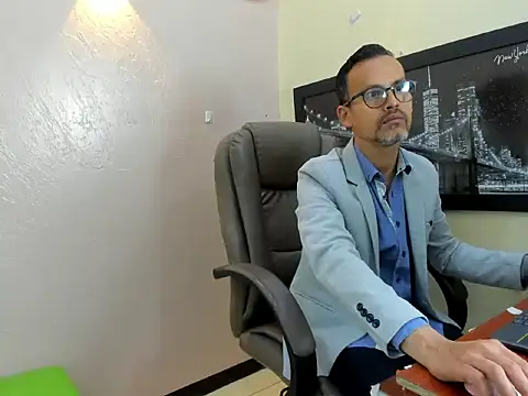 Snapshot of Oswalldo__ chatting on 03.10.26 Oswalldo online show from 03.10.26