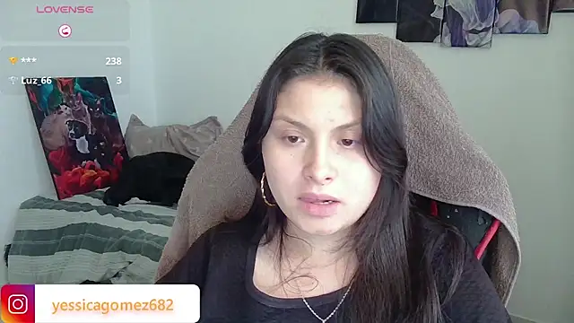 Snapshot of yessica_gomez01 chatting on 02.15.26 yessica gomez01 online show from 02.15.26