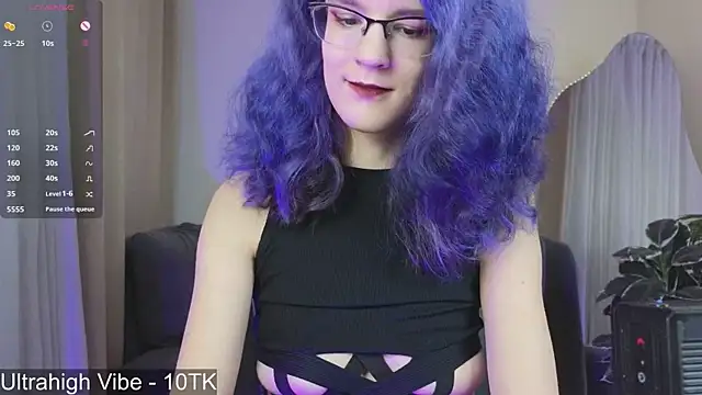 Snapshot of AuraLaunni chatting on 01.15.26 AuraLaunni online show from 01.15.26