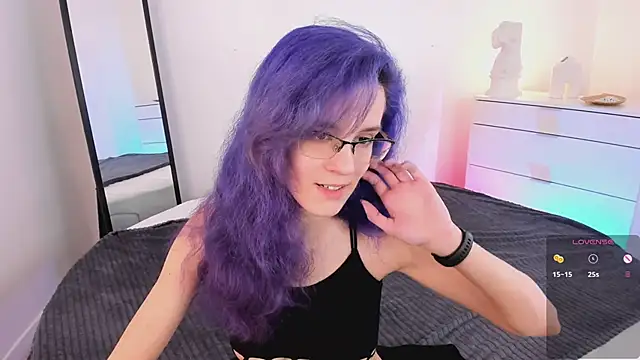 Snapshot of AuraLaunni chatting on 06.20.26 AuraLaunni online show from 06.20.26