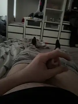 Snapshot of NotatingGrinder chatting on 02.18.26 NotatingGrinder online show from 02.18.26