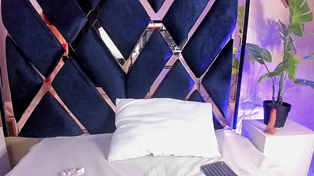 Snapshot of gemma_roberts_ chatting on 02.01.26 gemma roberts online show from 02.01.26