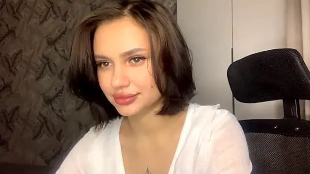 Snapshot of LuciaBanga chatting on 02.02.26 LuciaBanga online show from 02.02.26