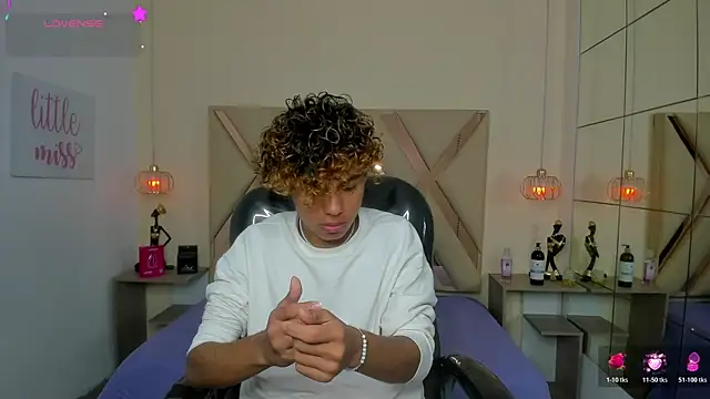 Anyelo Twink online show from 06.10.26
