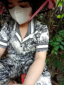 Snapshot of EnzxMoon02 chatting on 01.13.26 EnzxMoon02 online show from 01.13.26