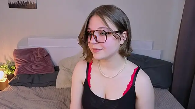 Next2Marie online show from 05.06.26