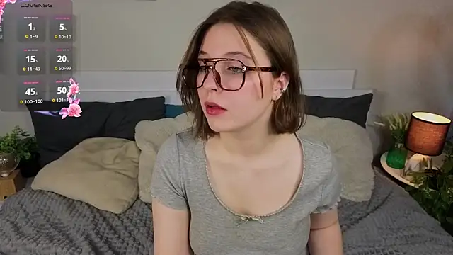 Snapshot of Next2Marie chatting on 05.27.26 Next2Marie online show from 05.27.26