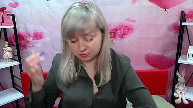 Snapshot of VeronicaSvitt chatting on 03.16.26 VeronicaSvitt online show from 03.16.26