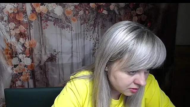 Snapshot of VeronicaSvitt chatting on 03.18.26 VeronicaSvitt online show from 03.18.26