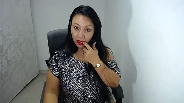 soyElena46 online show from 08.04.26