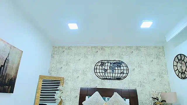 emily clarkk  online show from 02.06.26