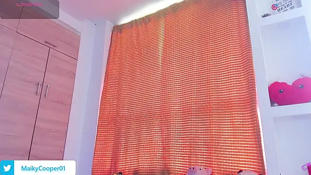 Maiky Cooper01 online show from 04.27.26
