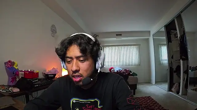 Snapshot of Embersboudoir chatting on 02.18.26 Embersboudoir online show from 02.18.26