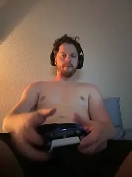 Issa Crazed online show from 03.15.26