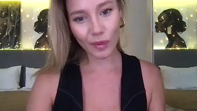 Snapshot of Stella_muse chatting on 01.12.26 Stella muse online show from 01.12.26