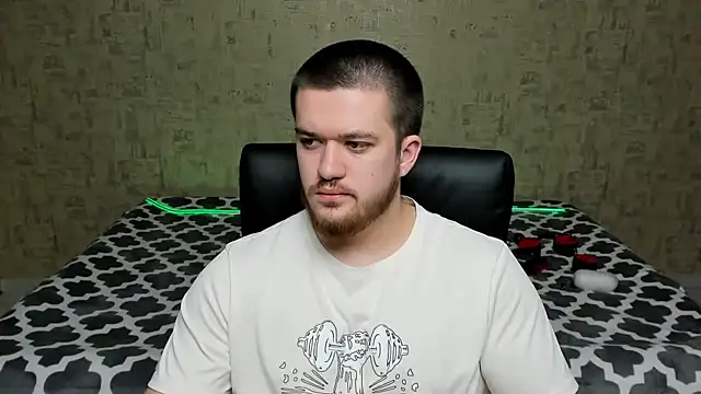 Snapshot of Well_boy chatting on 04.01.26 Well boy online show from 04.01.26