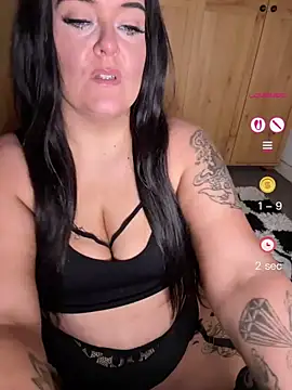 Snapshot of Miss_CurvesXXX chatting on 06.12.26 Miss CurvesXXX online show from 06.12.26
