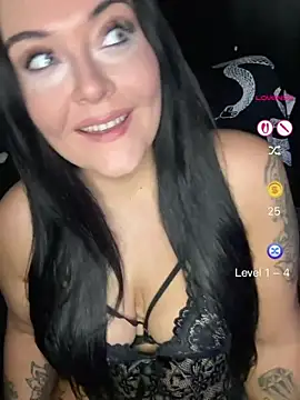 Snapshot of Miss_CurvesXXX chatting on 06.18.26 Miss CurvesXXX online show from 06.18.26