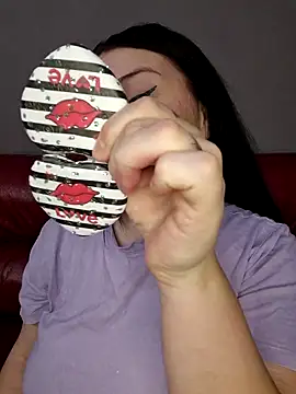 Snapshot of 9Alice chatting on 02.03.26 9Alice online show from 02.03.26