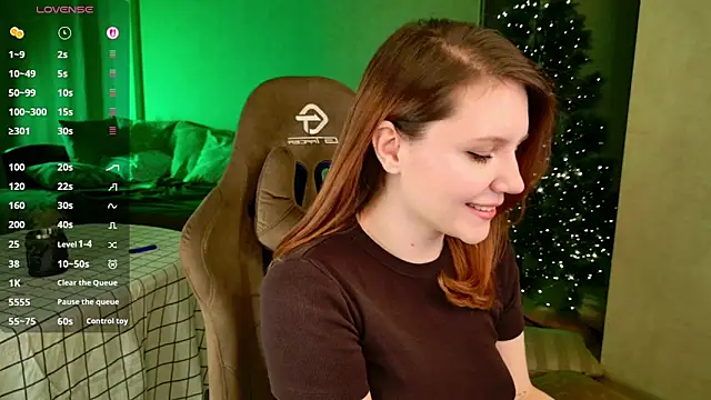 Snapshot of YouHoldMe chatting on 02.14.26 YouHoldMe online show from 02.14.26