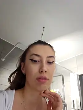 Virgin Pussy SquirtX online show from 02.15.26